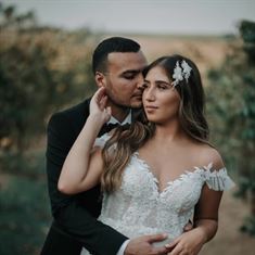 הכלה שהלכה לתקן טלפון שבור ויצאה עם לב שלם