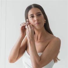 חופת האינסוף הזו מתאימה בול לאופי החתן והכלה האלה